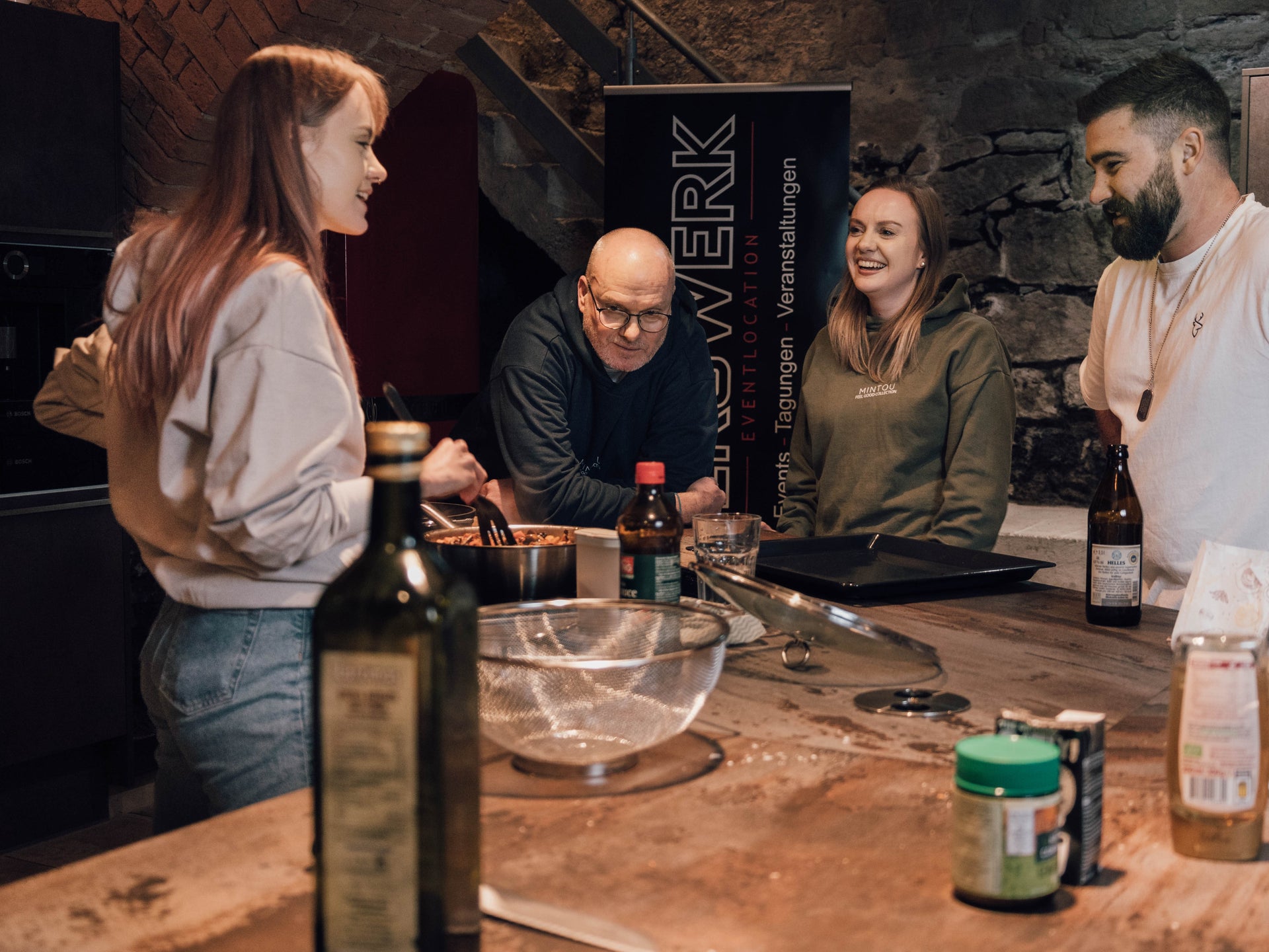 Über Uns Mintou Clothing